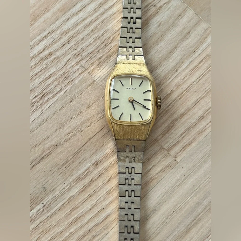 Seiko Gold Plated Vintage Mechanical Ladies Watch Gold Case Bracelet Dial